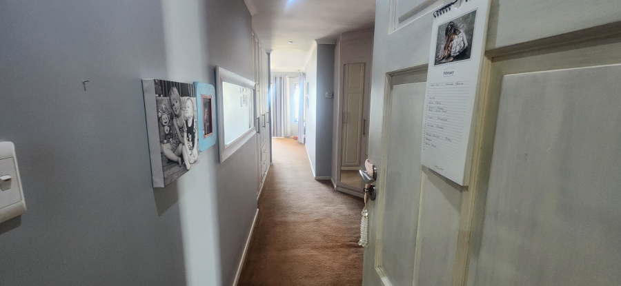 6 Bedroom Property for Sale in Da Nova Western Cape